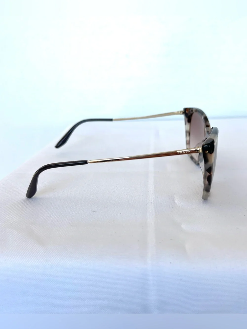 PRADA SPR 12X-F Cat Eye Brown Gradient Lens Tortoise Gold Metal Frame Sunglasses